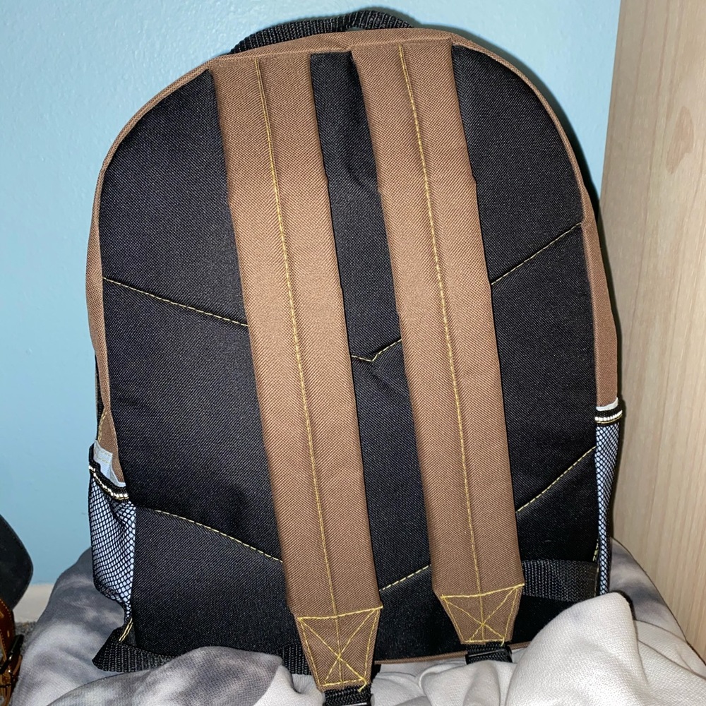 Hiking back pack - Picture 3 of 3